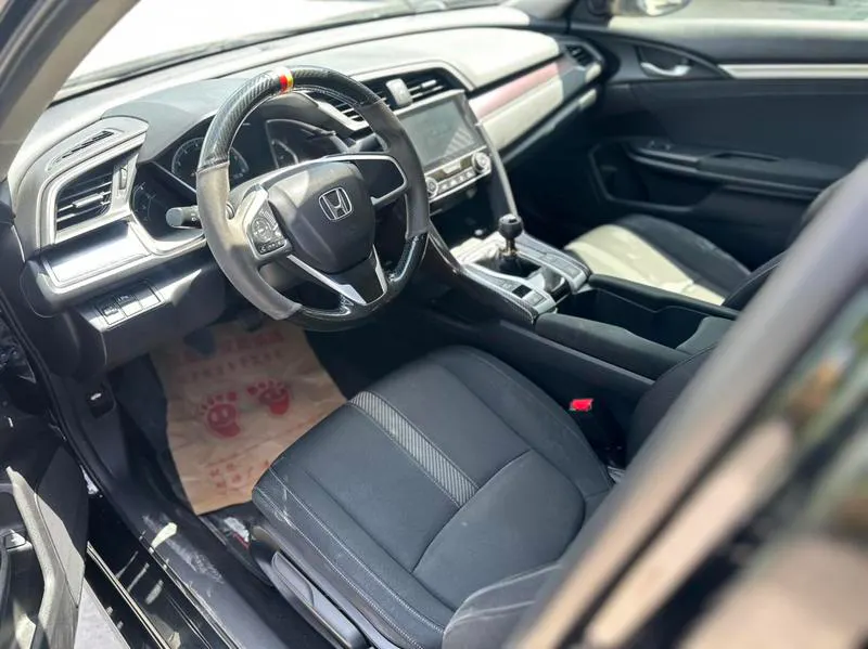 2016 Honda Civic thumbnail 5