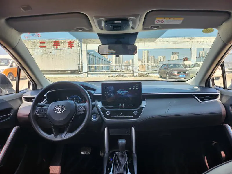 2023 Toyota Corolla Cross thumbnail 4