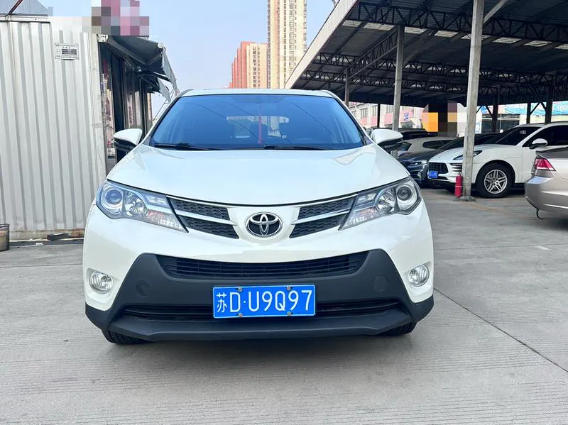 2015 Toyota RAV4 thumbnail 2