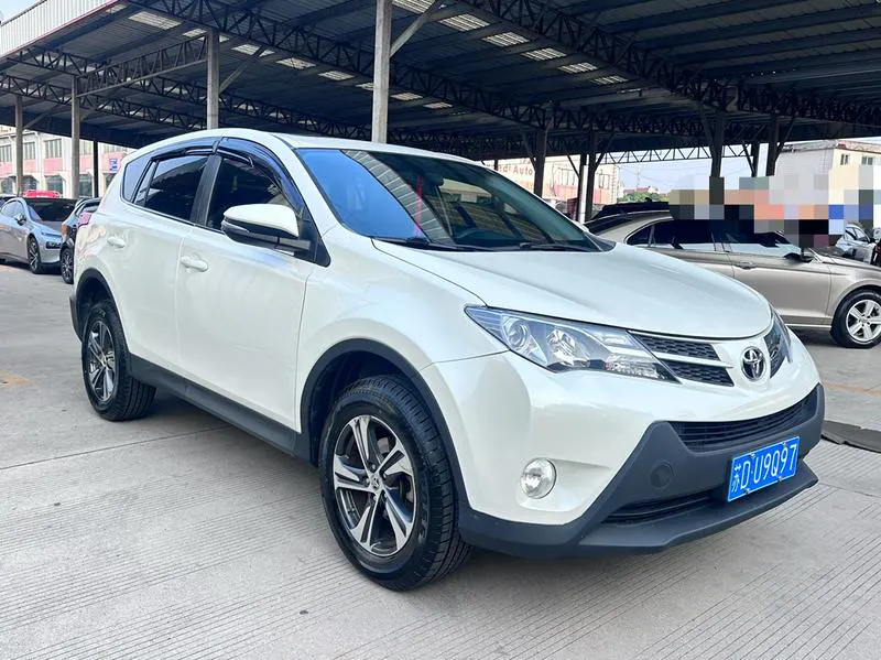 2015 Toyota RAV4 thumbnail 3