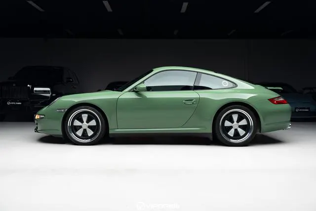 2005 Porsche 911 thumbnail 3