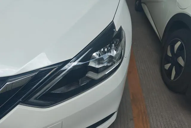 2022 Nissan Sylphy thumbnail 3