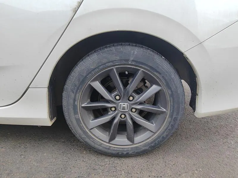 2019 Honda Civic thumbnail 4