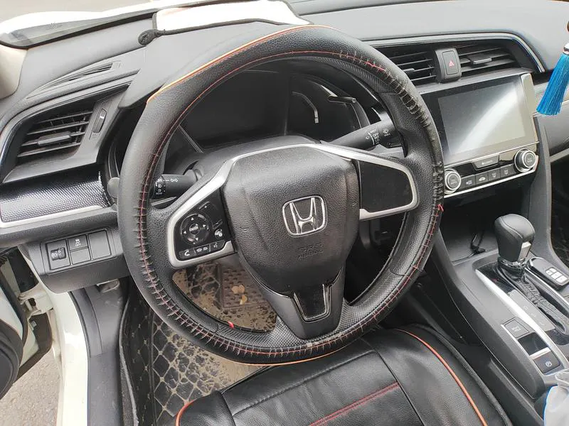 2019 Honda Civic thumbnail 10