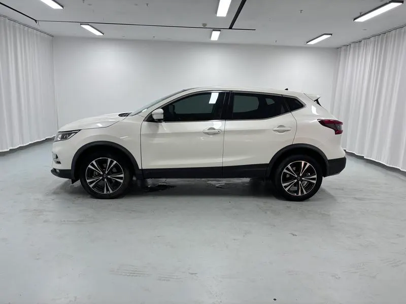 2021 Nissan Qashqai thumbnail 5