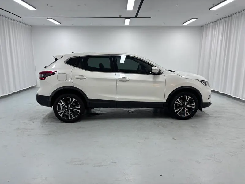 2021 Nissan Qashqai thumbnail 9
