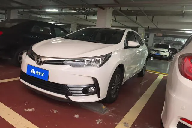 2017 Toyota Corolla photo 1