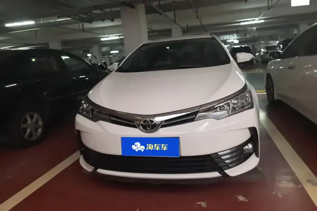 2017 Toyota Corolla thumbnail 2