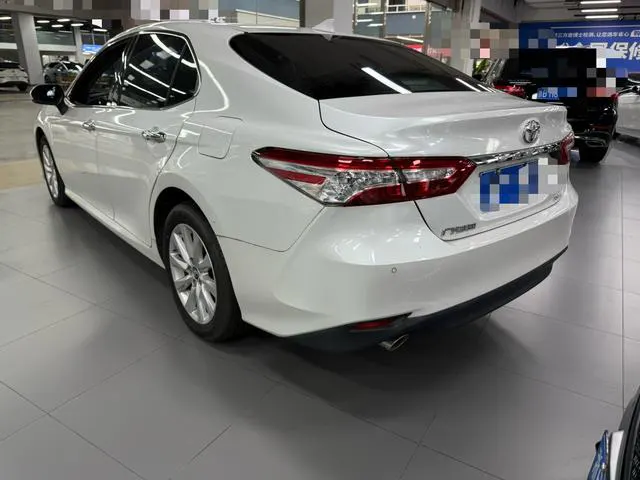 2021 Toyota Camry thumbnail 3