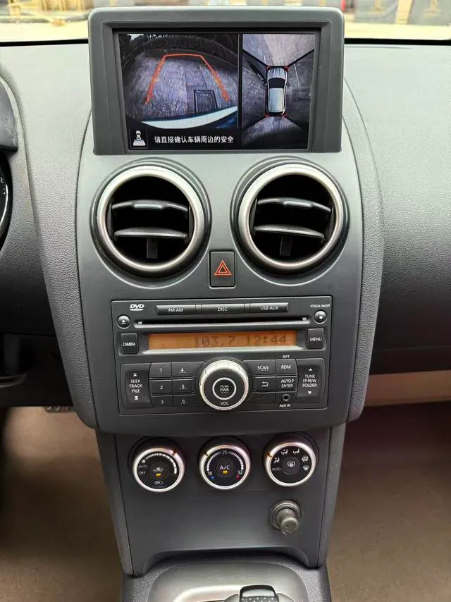 2012 Nissan Qashqai thumbnail 5