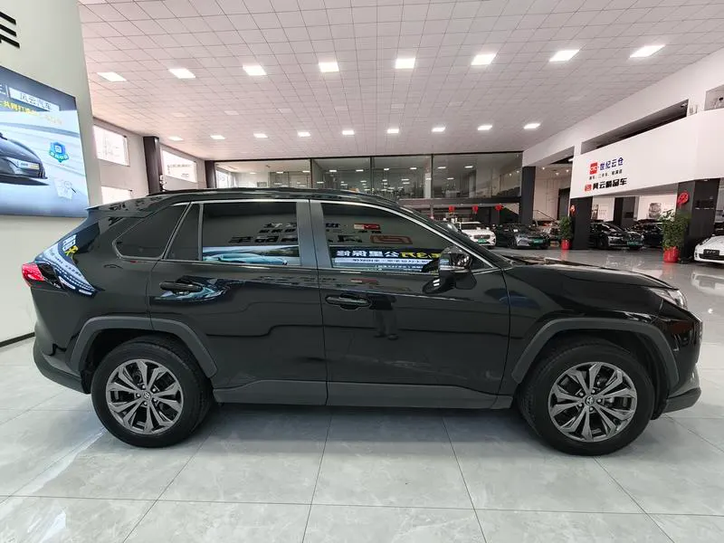 2023 Toyota RAV4 thumbnail 15