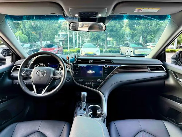 2019 Toyota Camry thumbnail 4