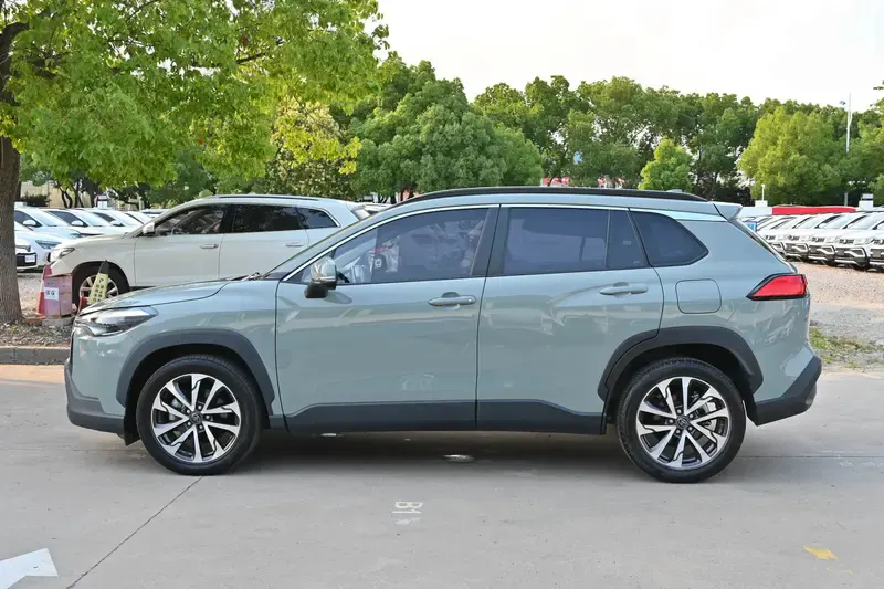 2022 Toyota Corolla Cross thumbnail 2