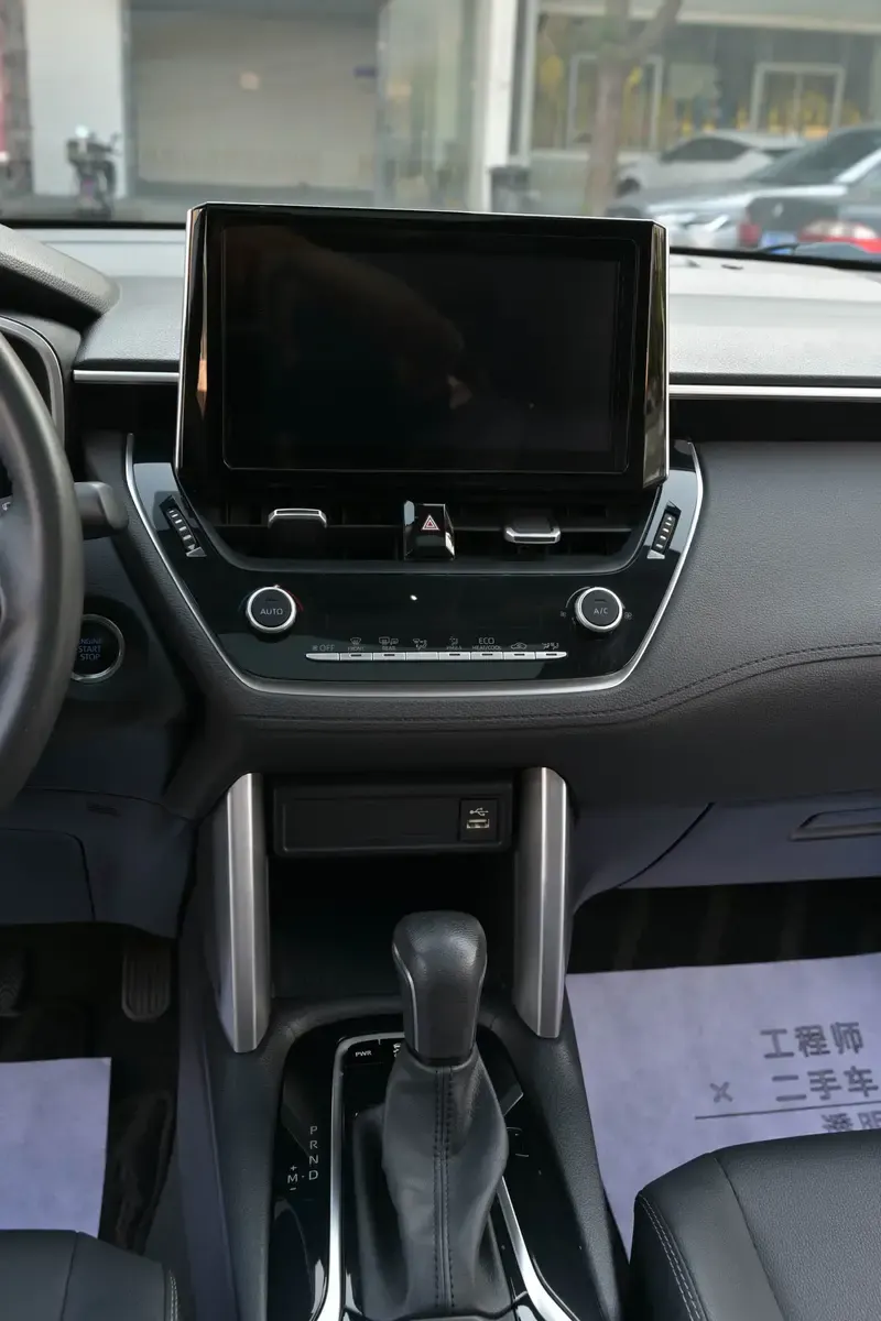 2022 Toyota Corolla Cross thumbnail 9