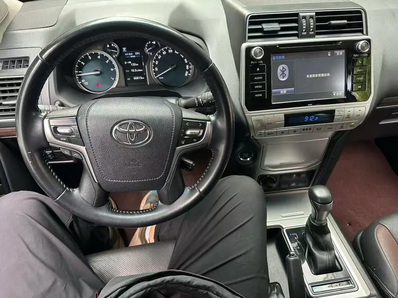 2019 Toyota Prado thumbnail 6