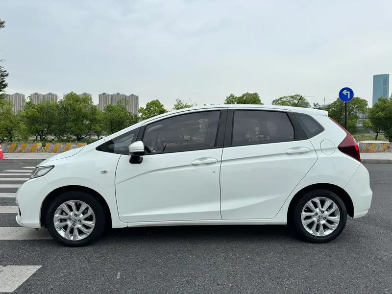 2018 Honda Fit thumbnail 3