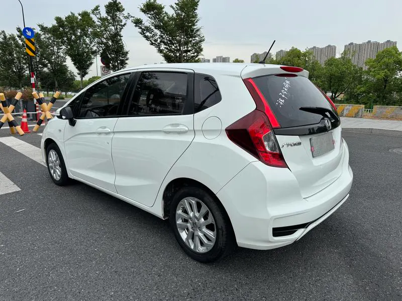 2018 Honda Fit thumbnail 4