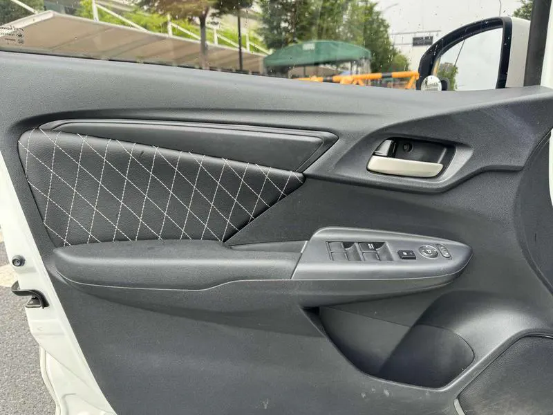 2018 Honda Fit thumbnail 9
