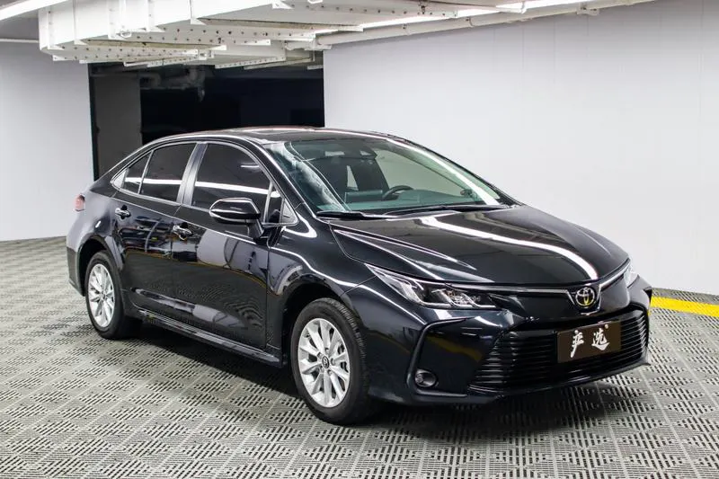 2021 Toyota Corolla thumbnail 2