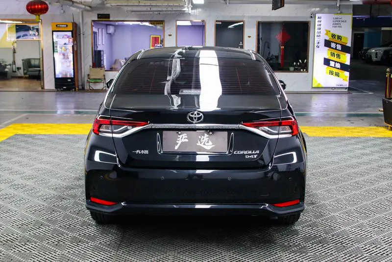 2021 Toyota Corolla thumbnail 4