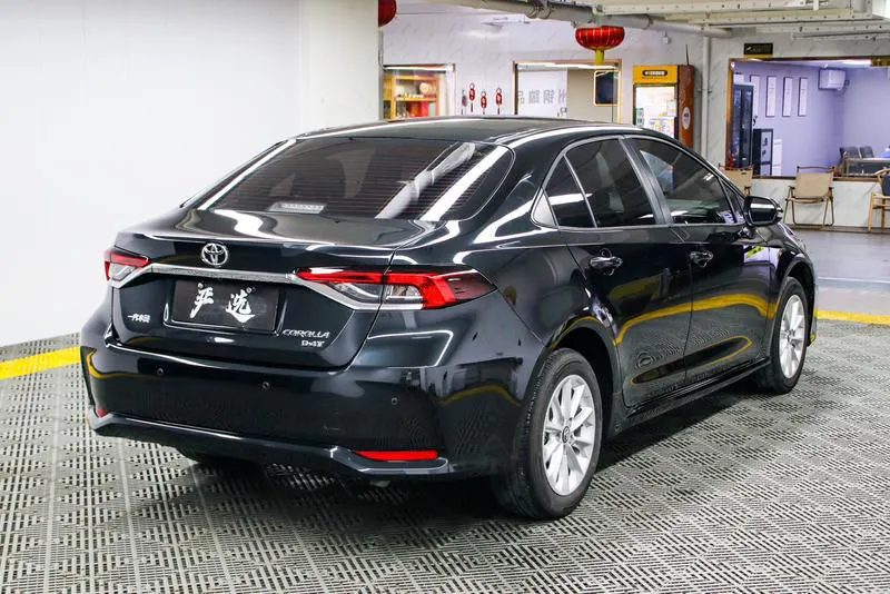 2021 Toyota Corolla thumbnail 5