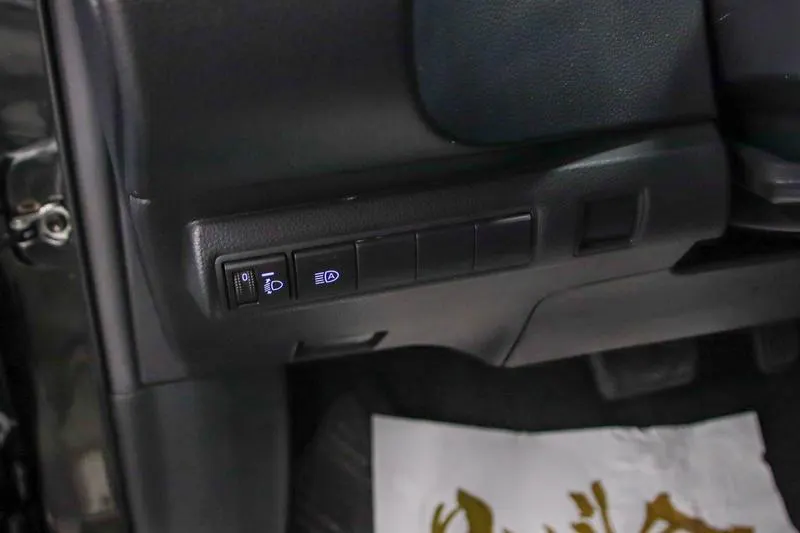 2021 Toyota Corolla thumbnail 7