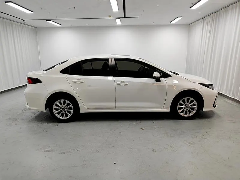 2021 Toyota Corolla thumbnail 9