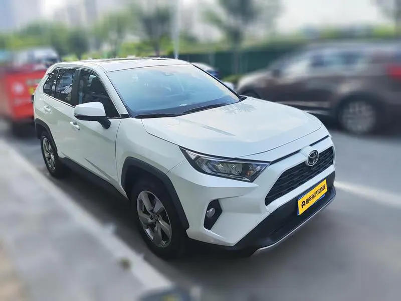 2021 Toyota RAV4 thumbnail 4