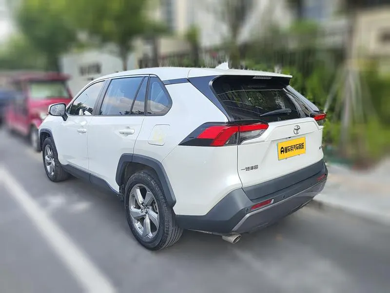 2021 Toyota RAV4 thumbnail 7