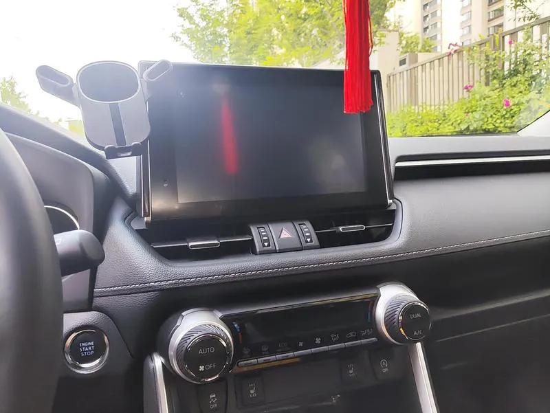 2021 Toyota RAV4 thumbnail 8