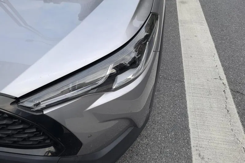 2022 Toyota Corolla Cross thumbnail 3
