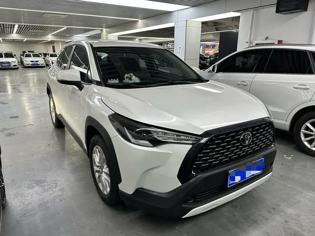 2024 Toyota Corolla Cross thumbnail 3