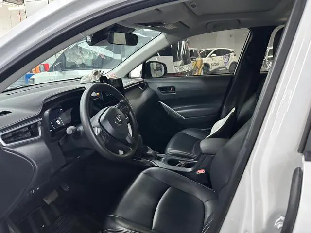 2024 Toyota Corolla Cross thumbnail 5