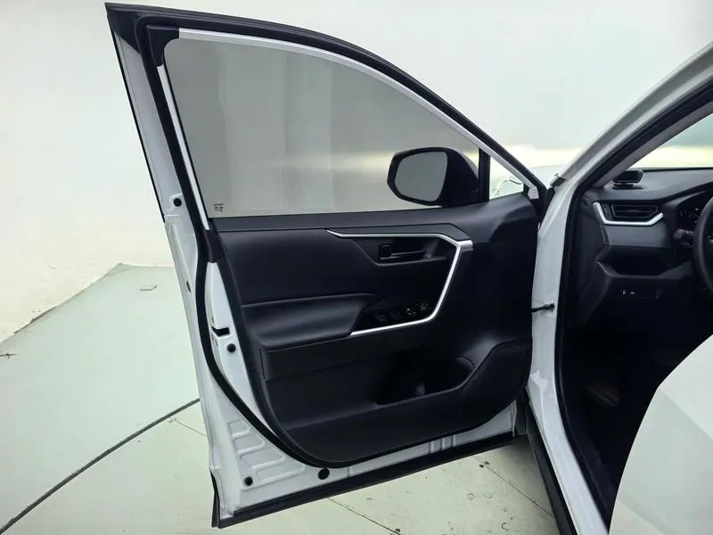 2024 Toyota RAV4 thumbnail 2