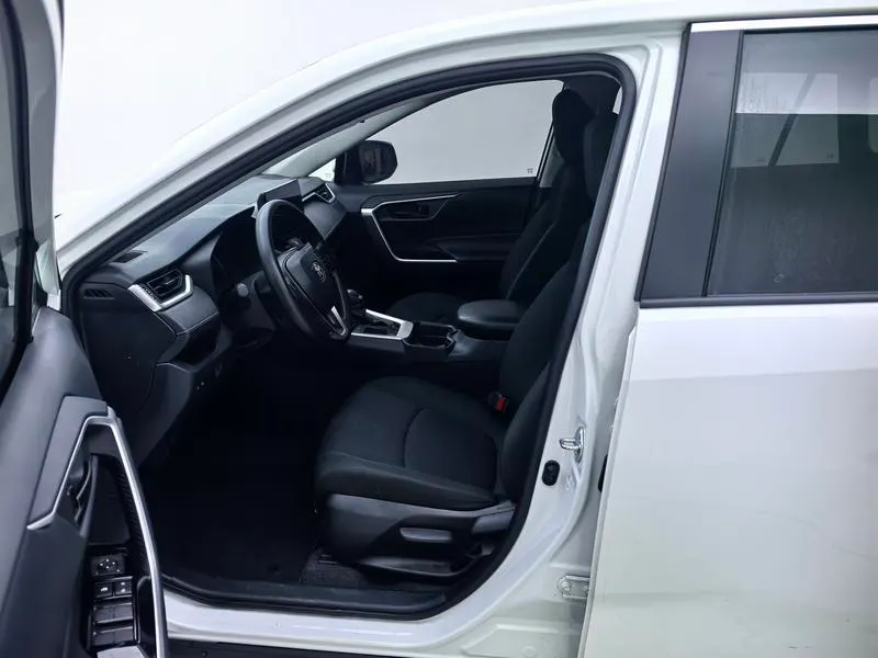 2024 Toyota RAV4 thumbnail 8