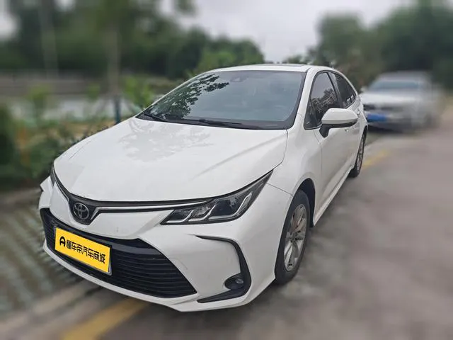 2023 Toyota Corolla thumbnail 2