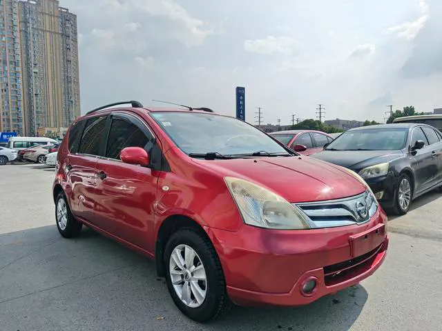 2007 Nissan Livina thumbnail 3