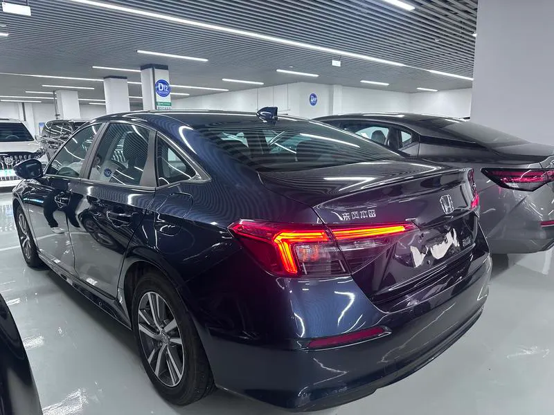 2023 Honda Civic thumbnail 3