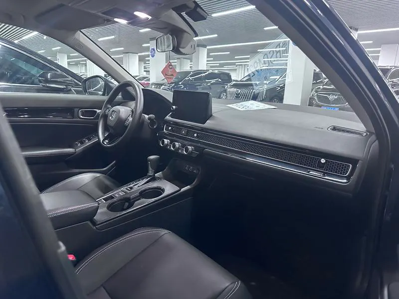 2023 Honda Civic thumbnail 6