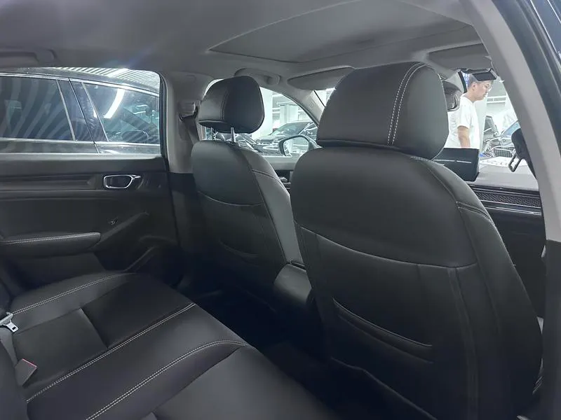 2023 Honda Civic thumbnail 8