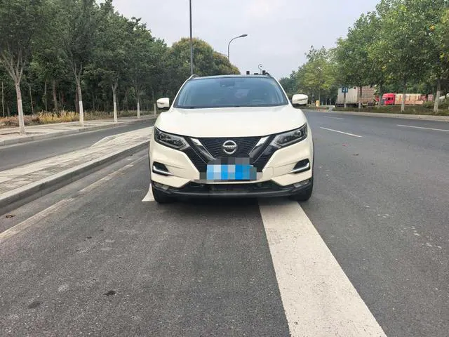 2022 Nissan Qashqai thumbnail 2