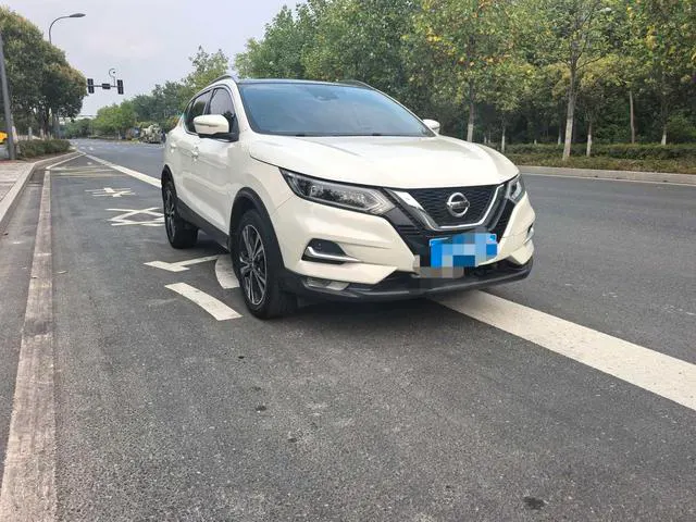 2022 Nissan Qashqai thumbnail 3