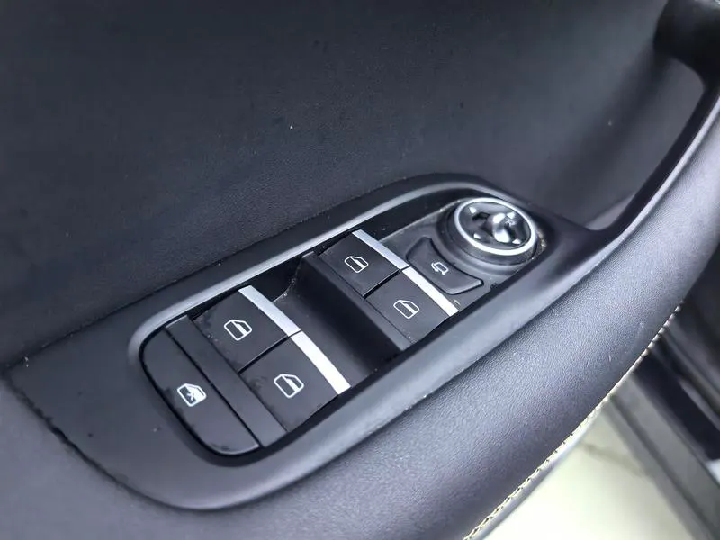 2024 Chery Tiggo 8 thumbnail 3