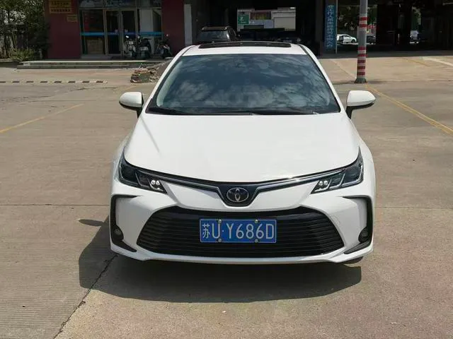 2021 Toyota Corolla thumbnail 2
