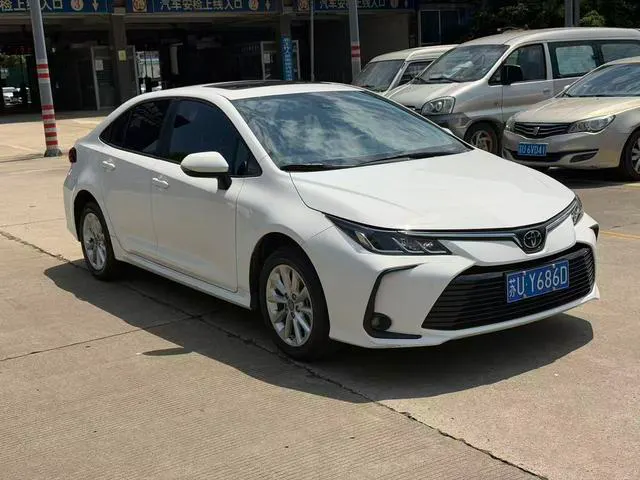 2021 Toyota Corolla thumbnail 3