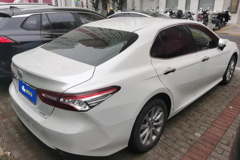 2019 Toyota Camry thumbnail 2