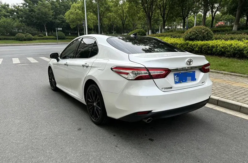 2021 Toyota Camry thumbnail 2