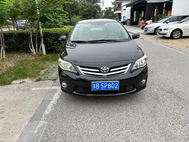 2011 Toyota Corolla thumbnail 2