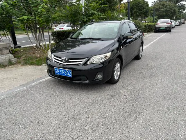 2011 Toyota Corolla photo 1