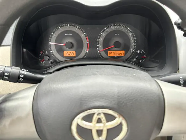 2011 Toyota Corolla thumbnail 5